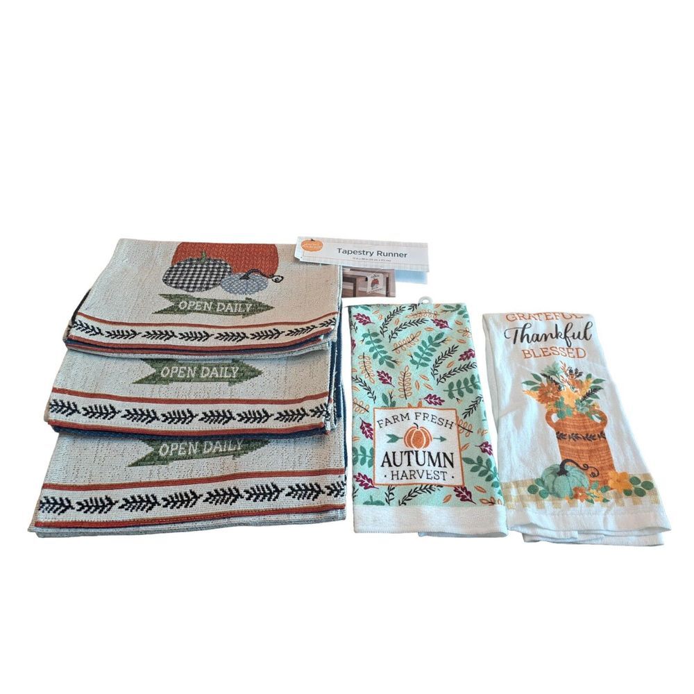 Autumn Table Runner Lot of 3 Printed 13x68 Inc Fall Pumpkins 2 Autumn Hand towel
